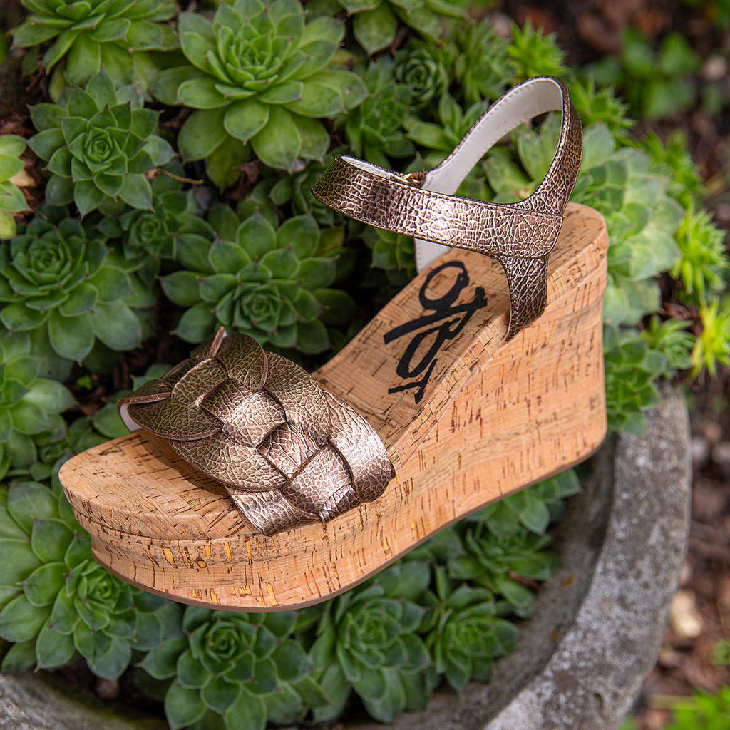 OTBT Off the Beaten sale Track Brookfield Platform Wedge Sandal Gold 6.5 Sold Out